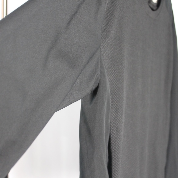 Two by Vince Camuto Black Textured Sweatshirt Style Top - Picture 5 of 6